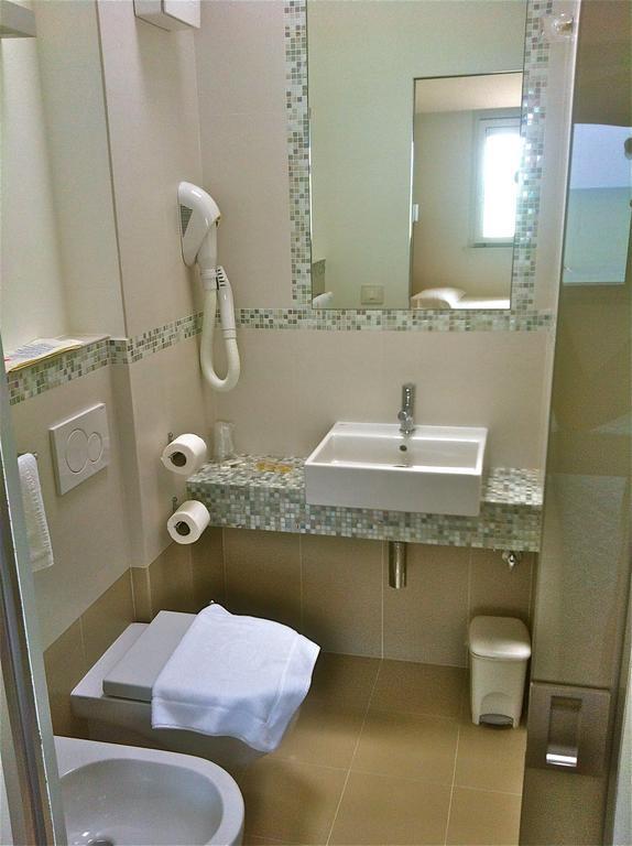 Hotel Baia Marina Cupra Marittima Habitación foto